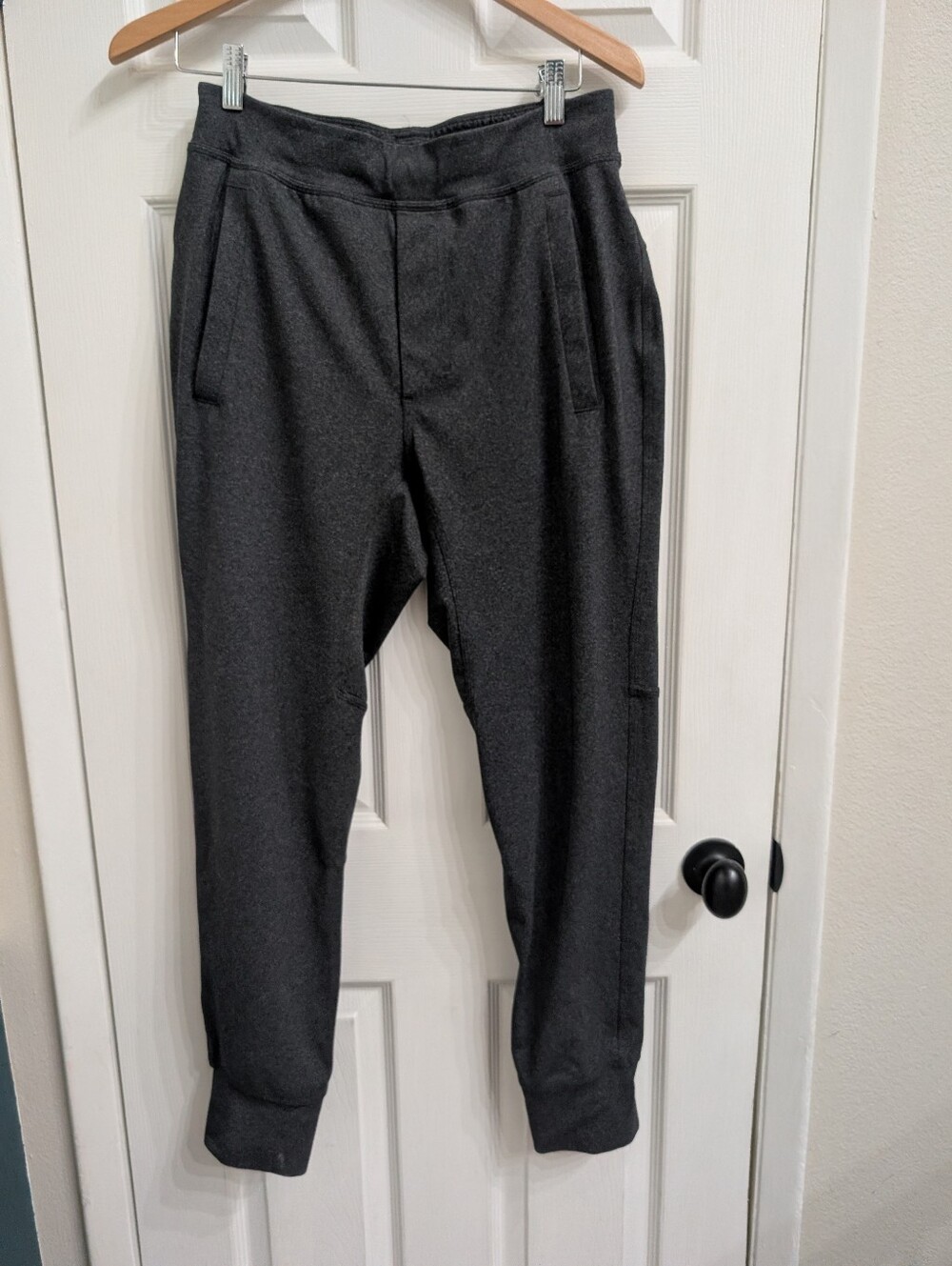 Lululemon Men's Medium Charcoal Gray 30" Jogger Pants Pockets